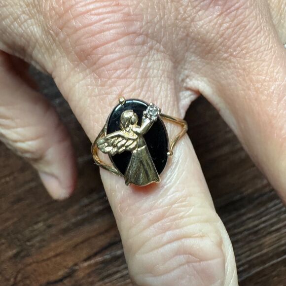 Vintage 10k Gold Angel Ring With Diamond & Black Onyx Stone Size 7.5 Signed SR - Picture 8 of 13